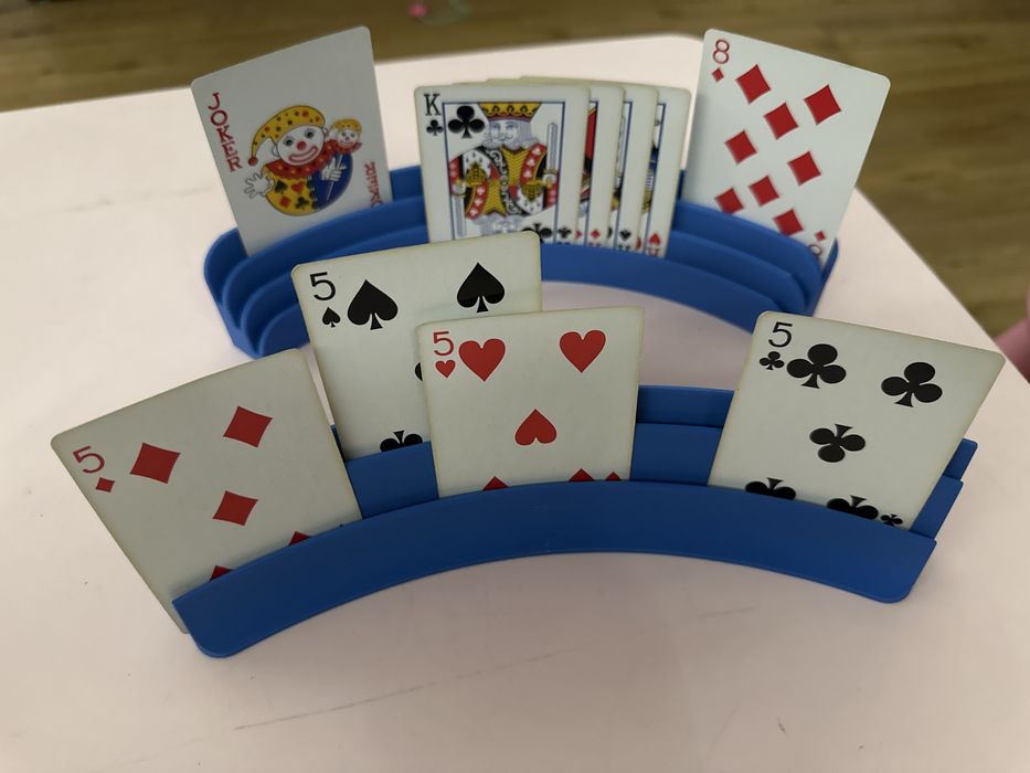 Suporte para cartas Uno ou Normais
