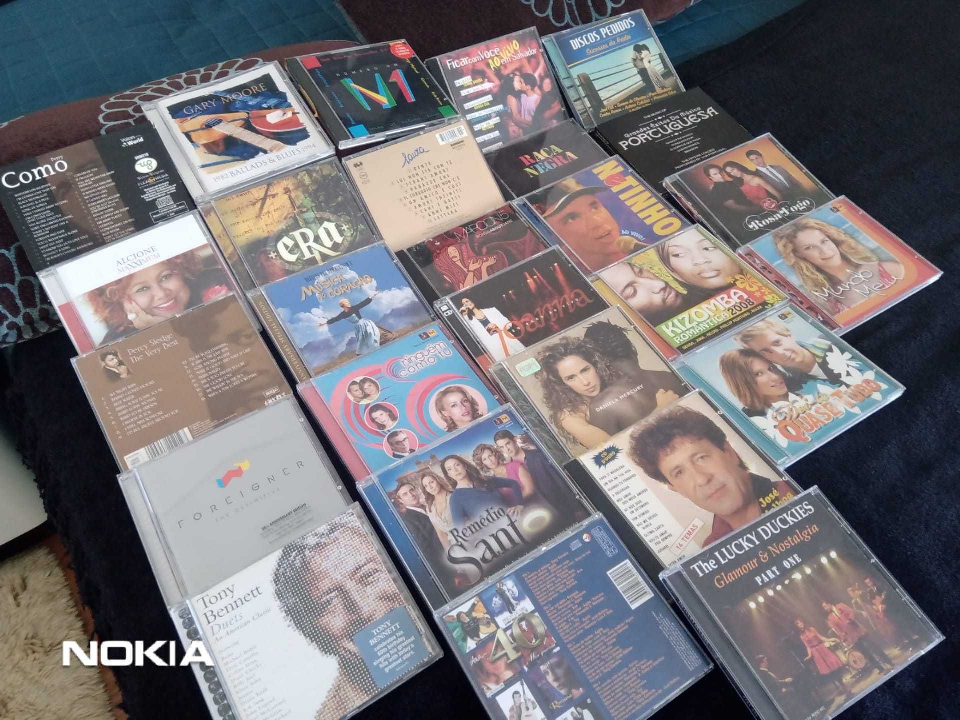 CDs de Música Variada - 25 normais e 2 CDs Duplos