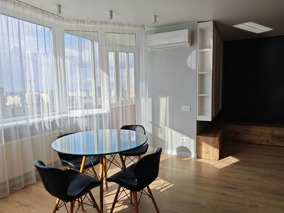 Простора квартира в центрі з панорамним видом на місто!