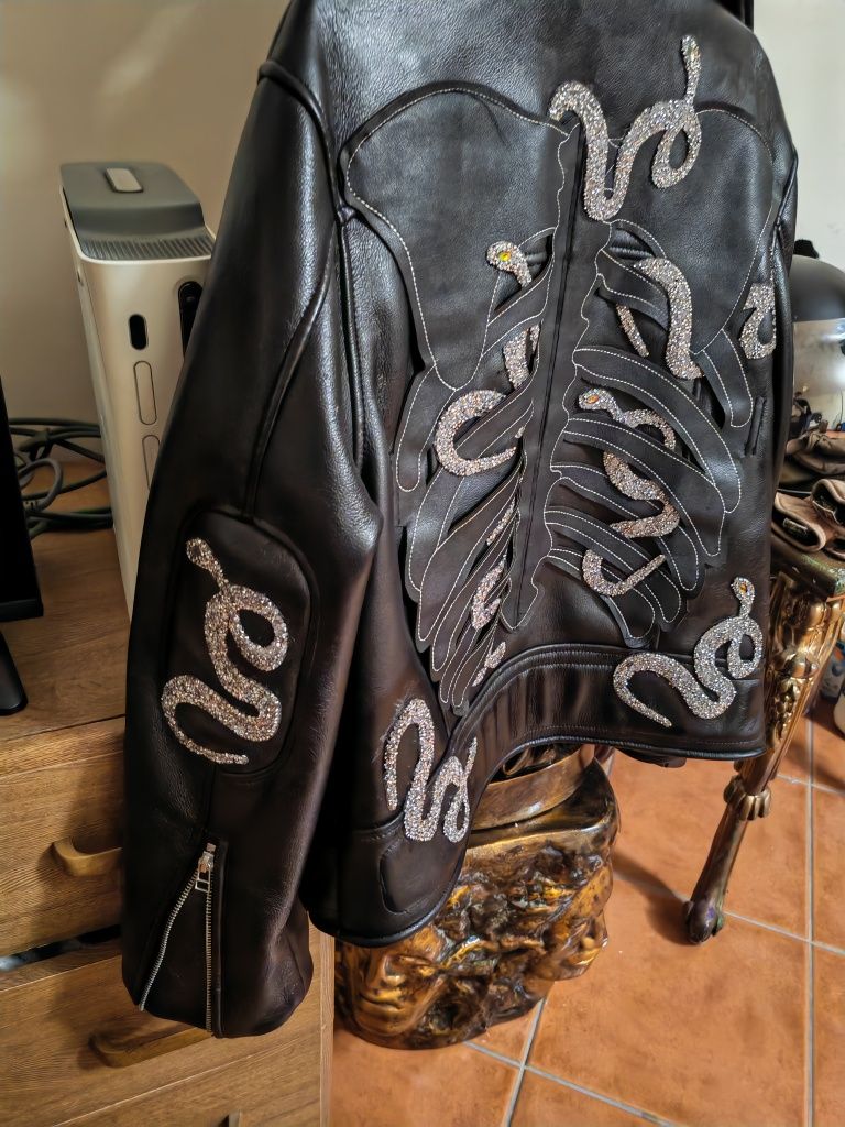 Blusão Biker Snakes, Zara.
