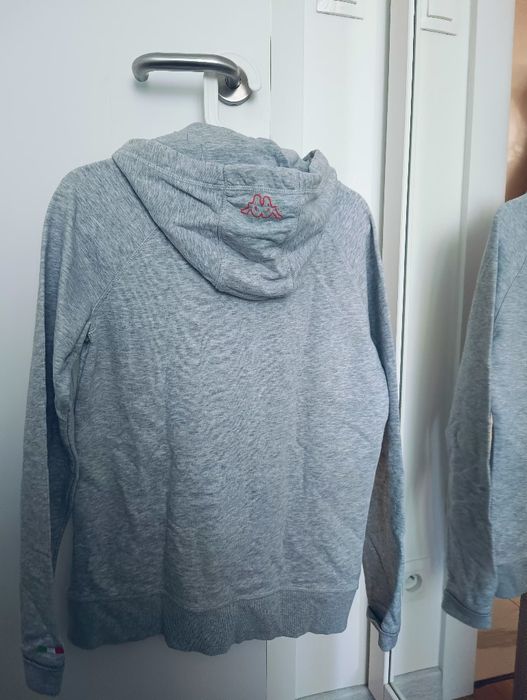 Bluza szara Kappa.