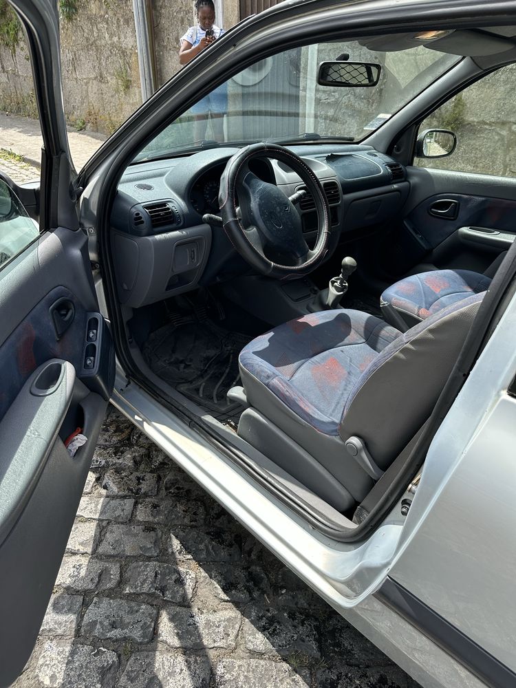 Vendo Renault clio 1.9D
