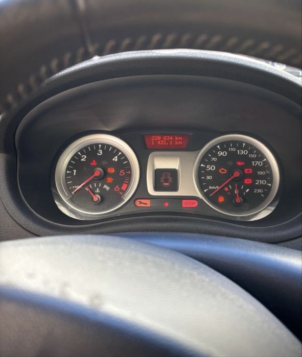 Renault Clio 1.5 DCI 5 portas preto