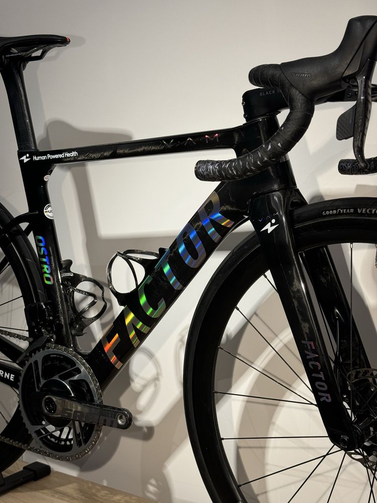 Factor Ostro VAM – SRAM Red eTap AXS 2x12 Quark Vision Metron Rozm.52