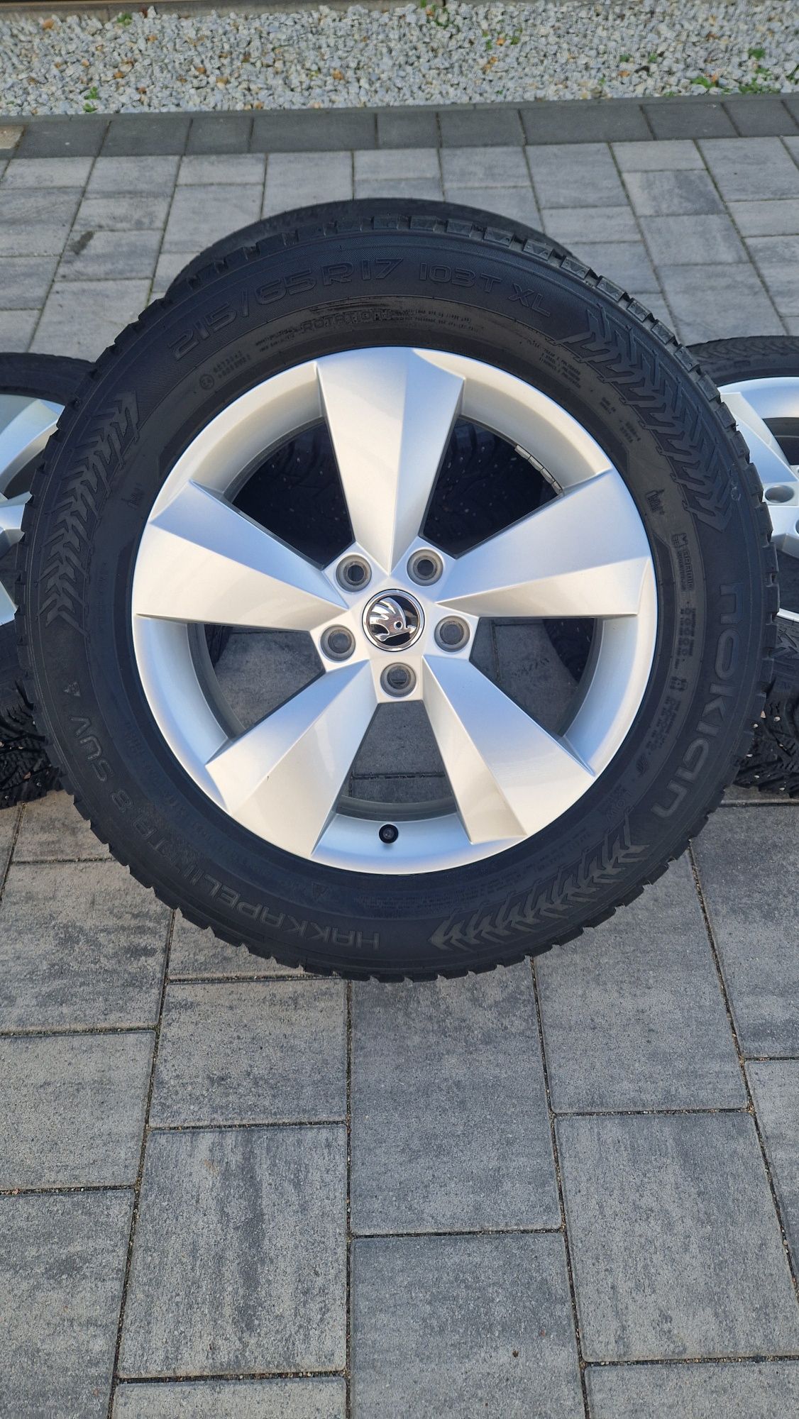 Alufelgi Skoda 5x112 17 cali opony zimowe  215/65 R17