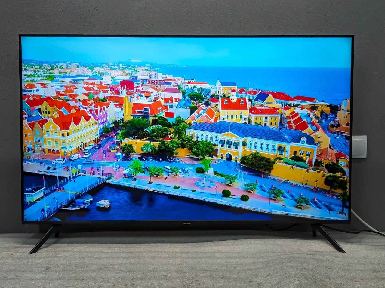 Samsung GU50TU8079 Crystal 4K UltraHD  Smart TV / 2020 /