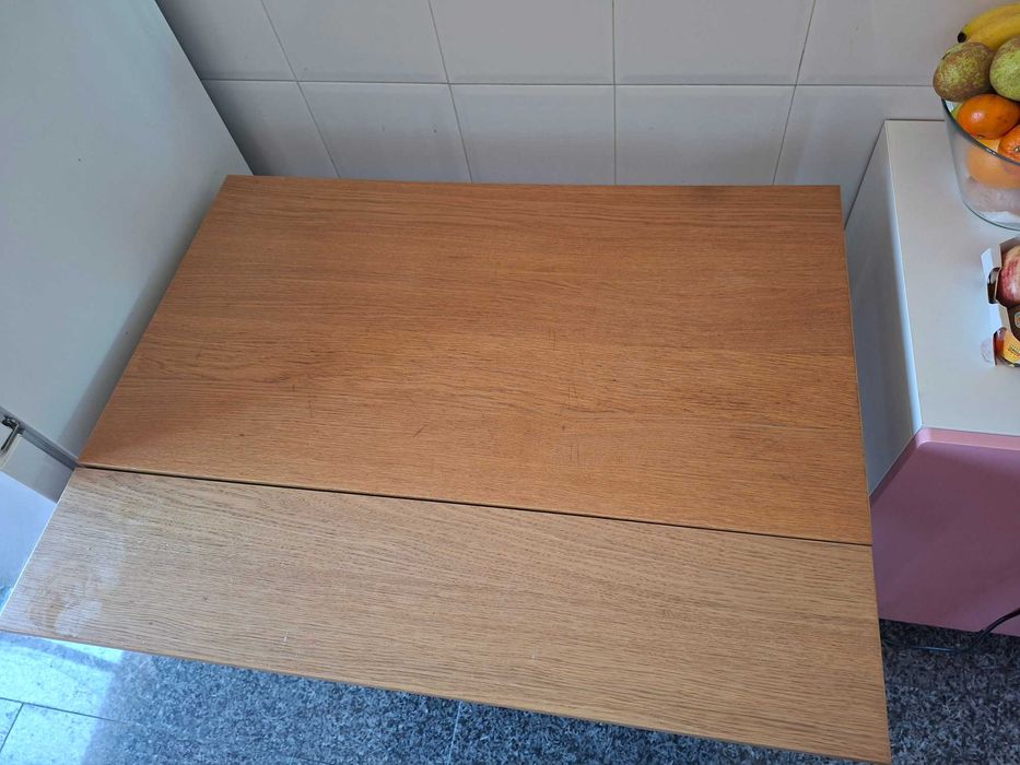 Mesa pequena extensível