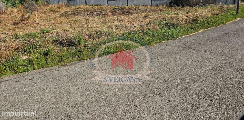 Terreno com 30m de frente e 624 m2 para moradia em Aradas