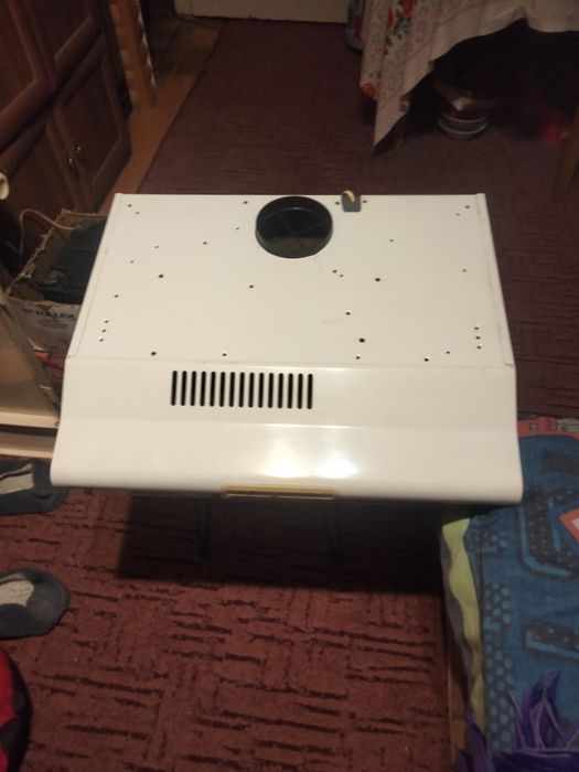 Витяжка кухонна майже