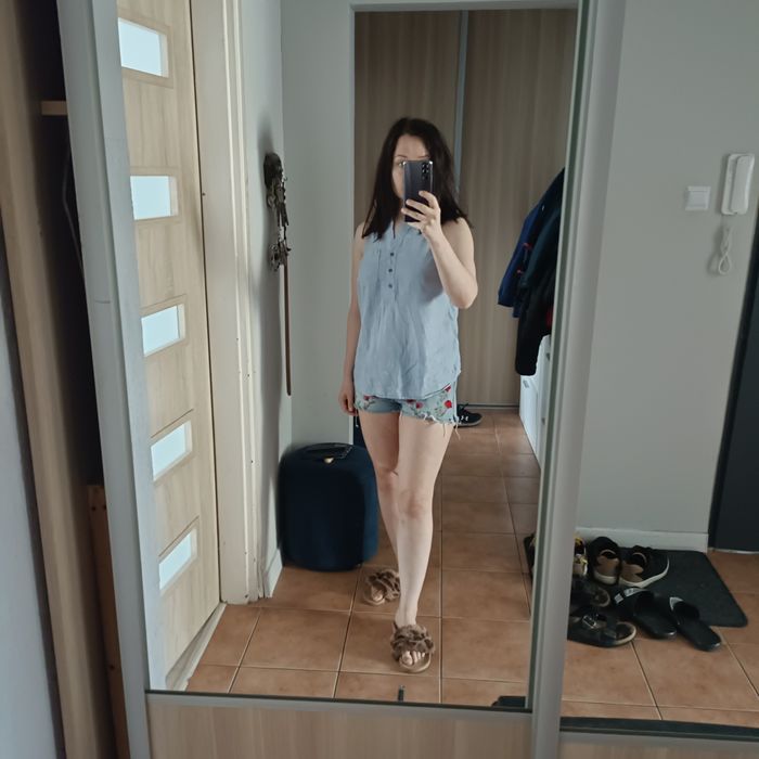 Damska koszula, bez rękawów, dekolt zapinany na guziki, rozmiar 34/XS