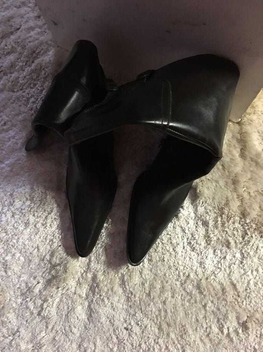 Botas em pele verdadeira novas