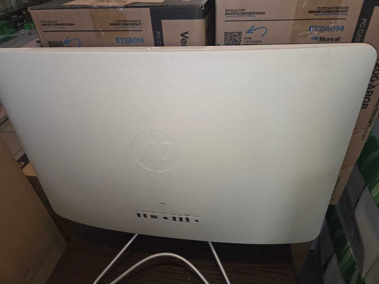 HP All-in-One 24-e009nw i3-7100U/8GB/240gB/Win10 920MX FHD w10h