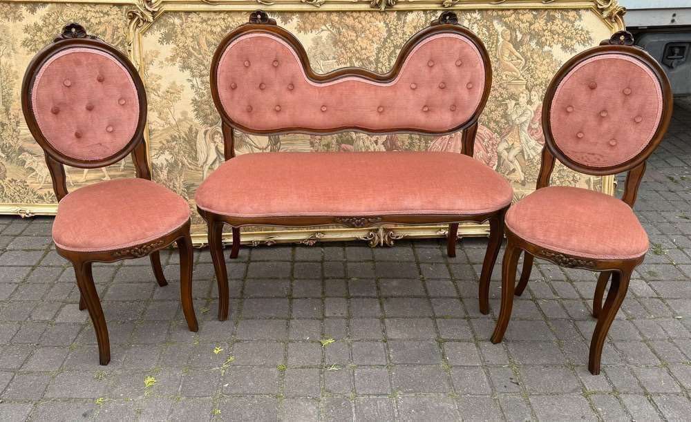 Włoska sofa-siedzisko, dwa krzesła