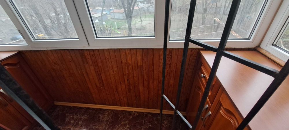 Сдам 3 комн квартиру, 7-ая фонтана. 3/9 этаж. Долгосрочный. От хозяина