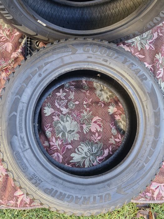 Шини 215/65r17 Goodyear