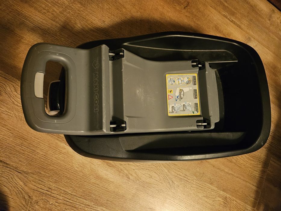 Автокрісло Maxi-Cosi Pebble (0+ група) + ізофікс