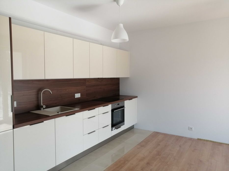 Meble na wymiar/ Szafy na wymiar / Meble kuchenne / Drzwi przesuwne