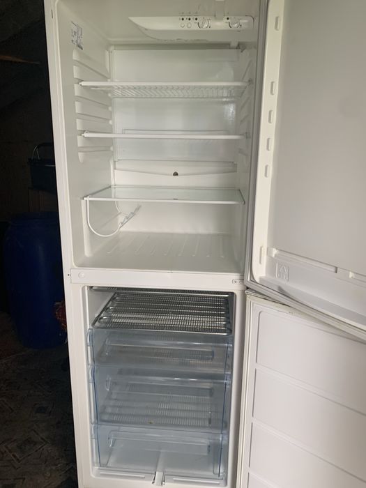 Продам холодильник