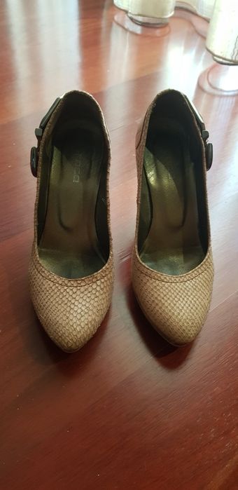 Sapatos beges escamas 100% pele n 36