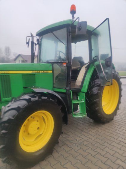 Traktor John deere 6210