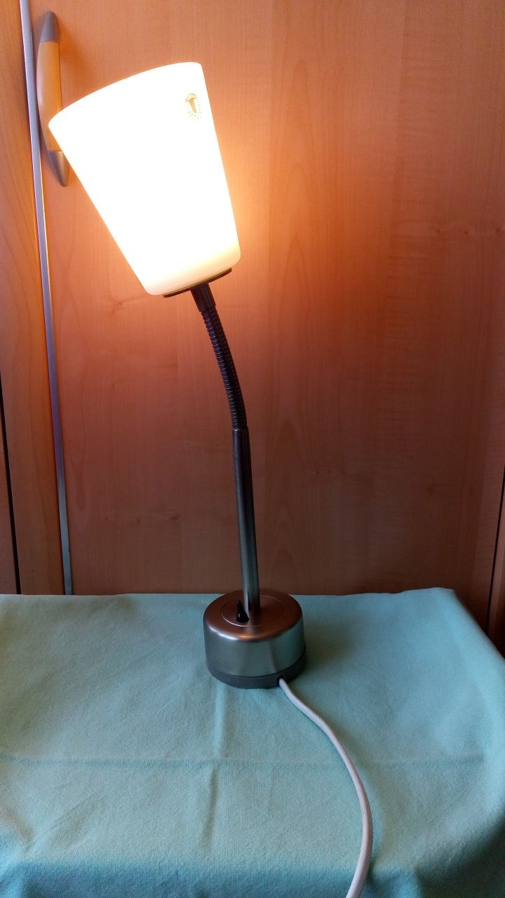 Lampka na ściane Ikea.