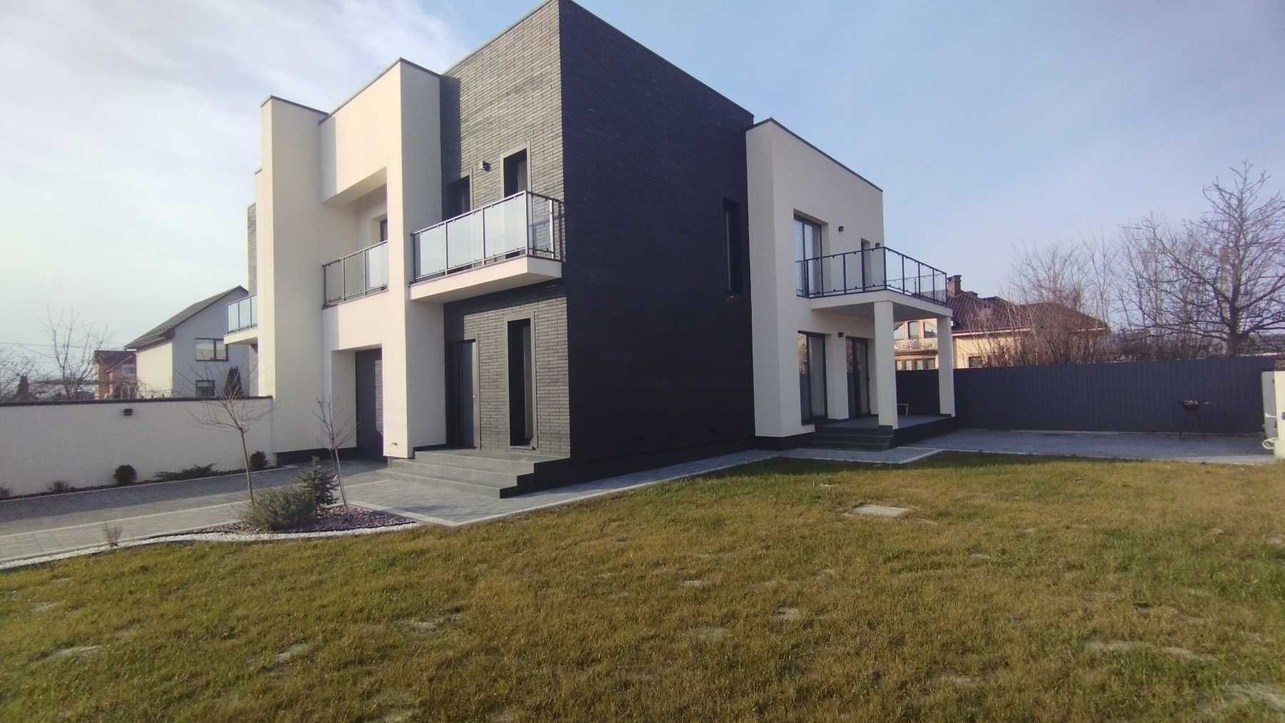 Продається котедж, вул. Тернопільська
Код: 24930