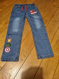 Spodnie jeansowe chłopięce 128 cm marvel