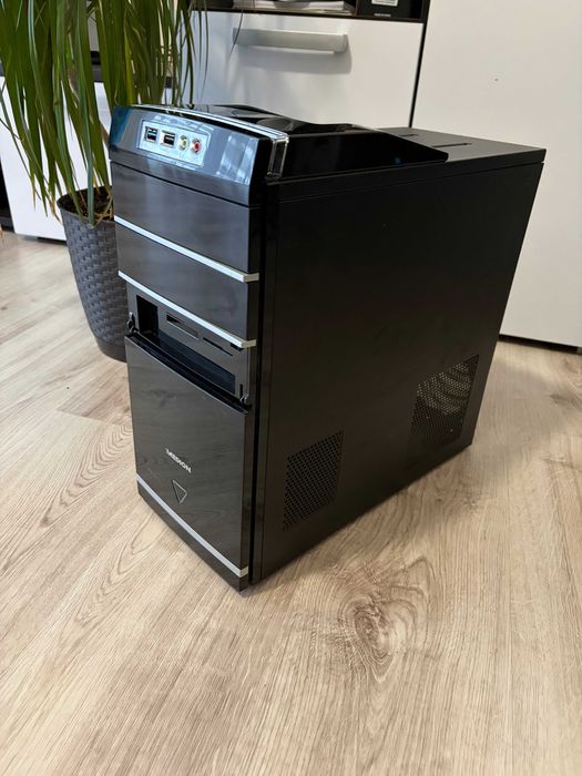 Komputer stacjonarny (Xeon/16GB/SSD/nVidia)