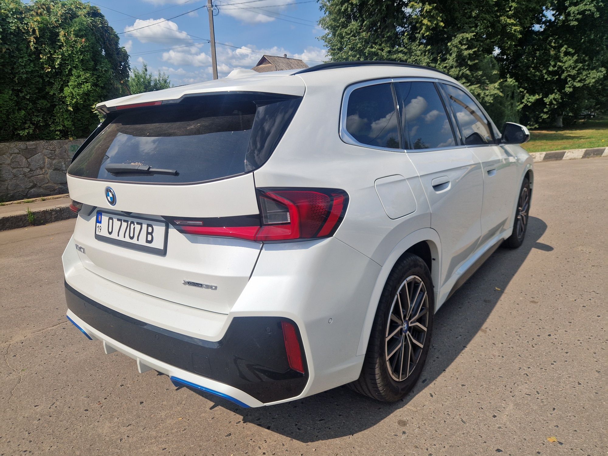Продам BMW IX1 XDRIVE 30