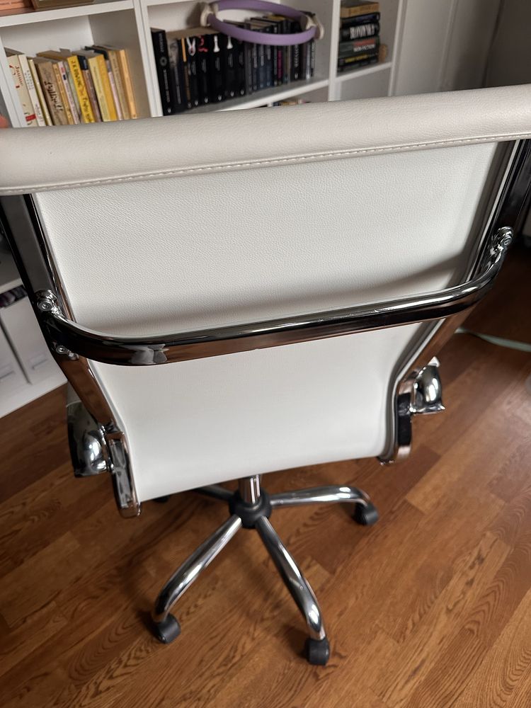 Fotel biurowy ergonomiczny bialy