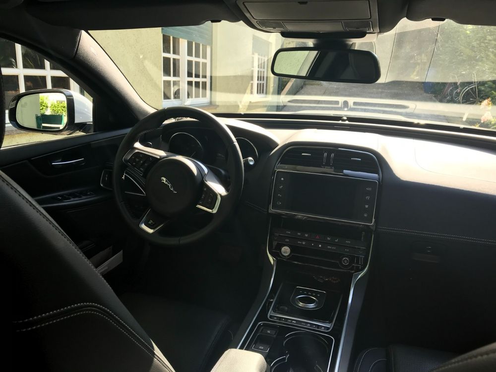 Jaguar XE 2.0 D R-Sport AWD Aut