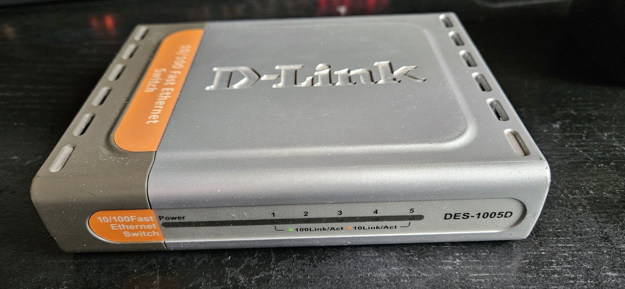 Switch D-Link DES-1005D 5 port 10/100 Mbps