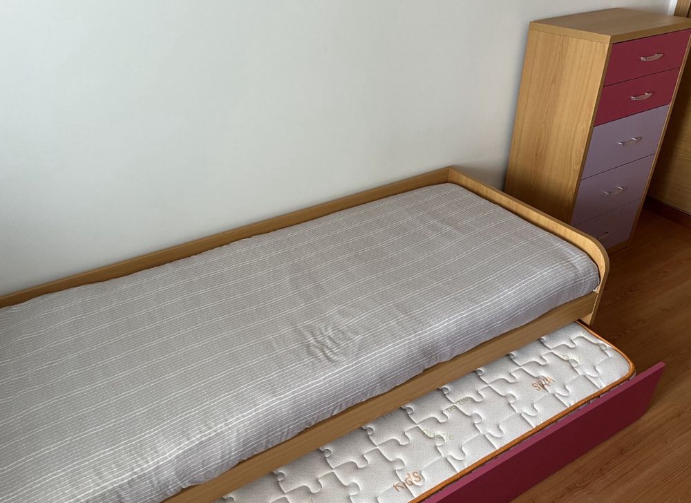 Cama + gaveta (elevatoria) e Cómoda/ Camiseiro Lourini