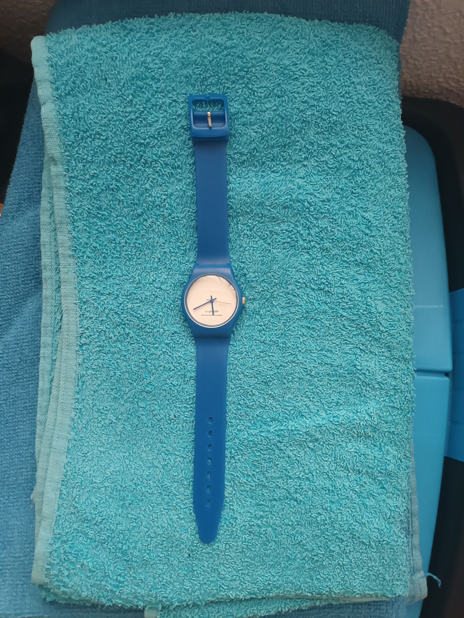 Relogio azul usado