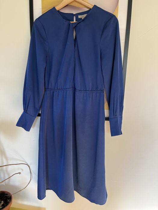 Kobaltowa niebieska sukienka z długim rękawem