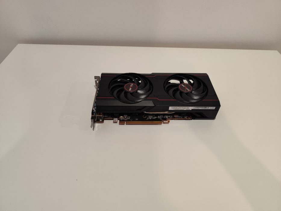 AMD Radeon RX 6600 XT 8 GB