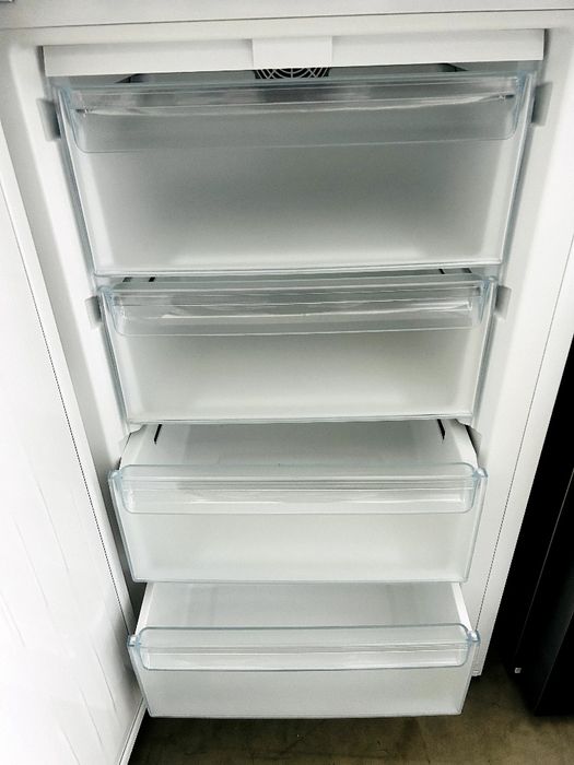 Холодильник Miele KFN 29142