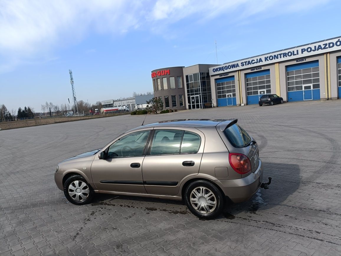 Nissan almera 2005rok