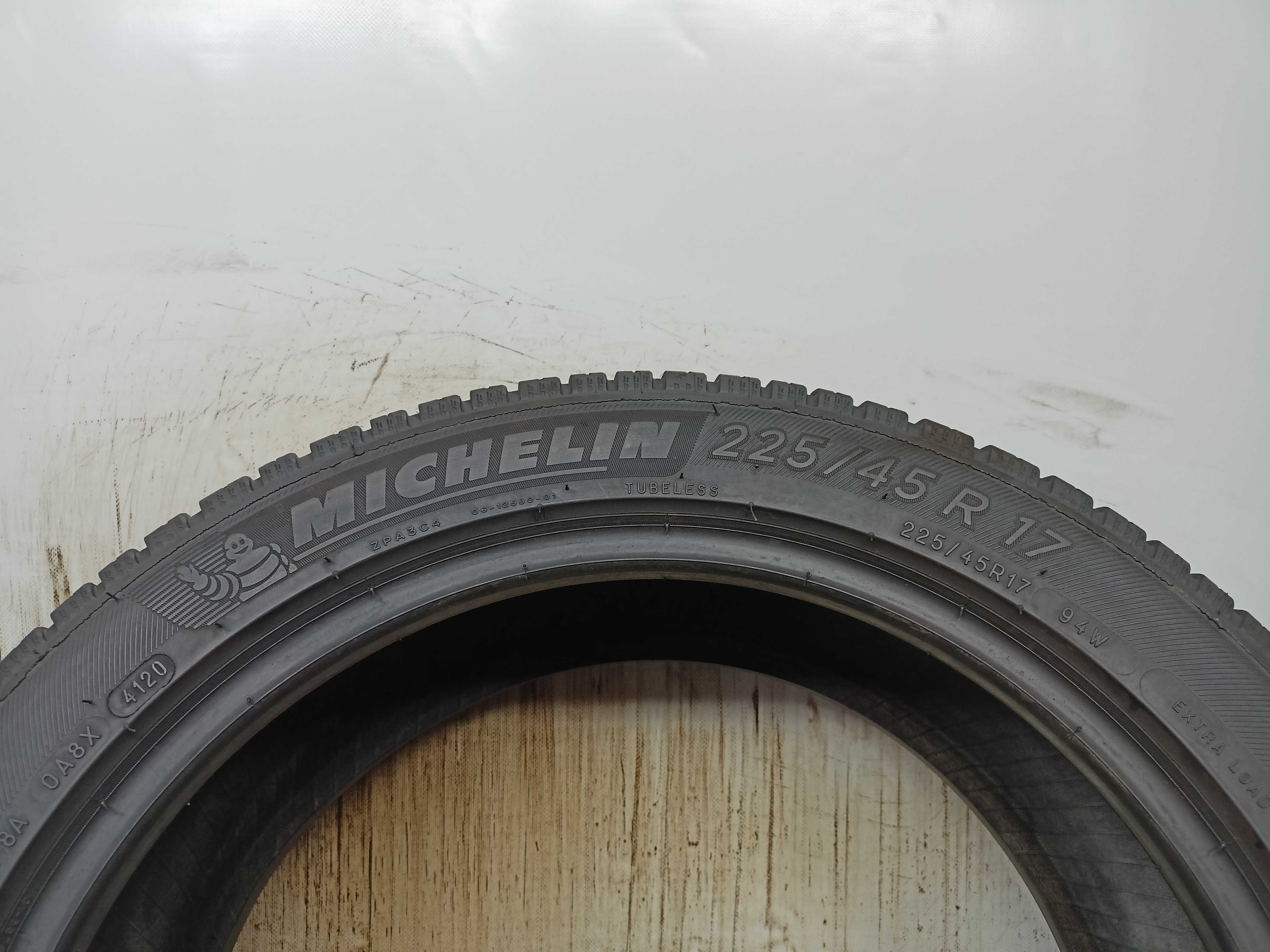 Michelin CrossClimate 225/45/17 2020rok 94W 2*6,8mm 2*6,2mm (217)