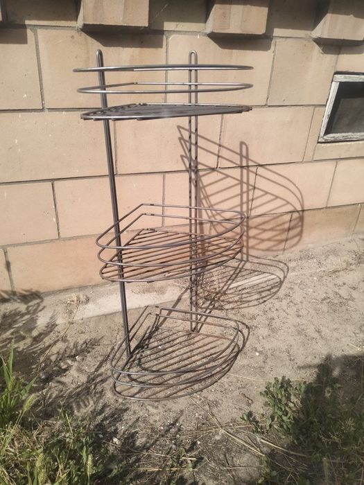 Металлическая угловая полка