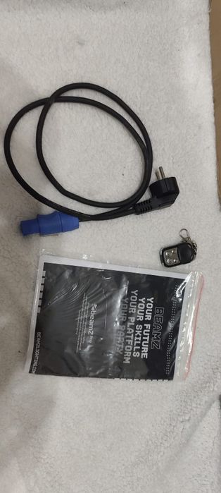 Máquina Lança Confetis 1500W DMX beamZ