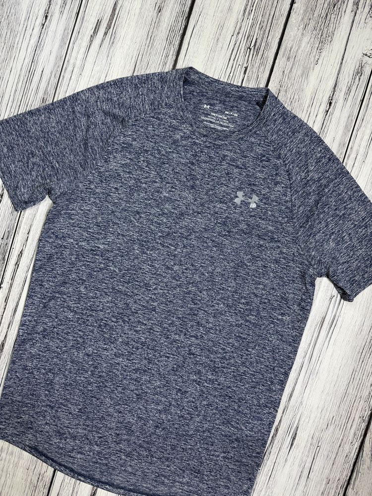 Under armour футболка оригинал s размер
