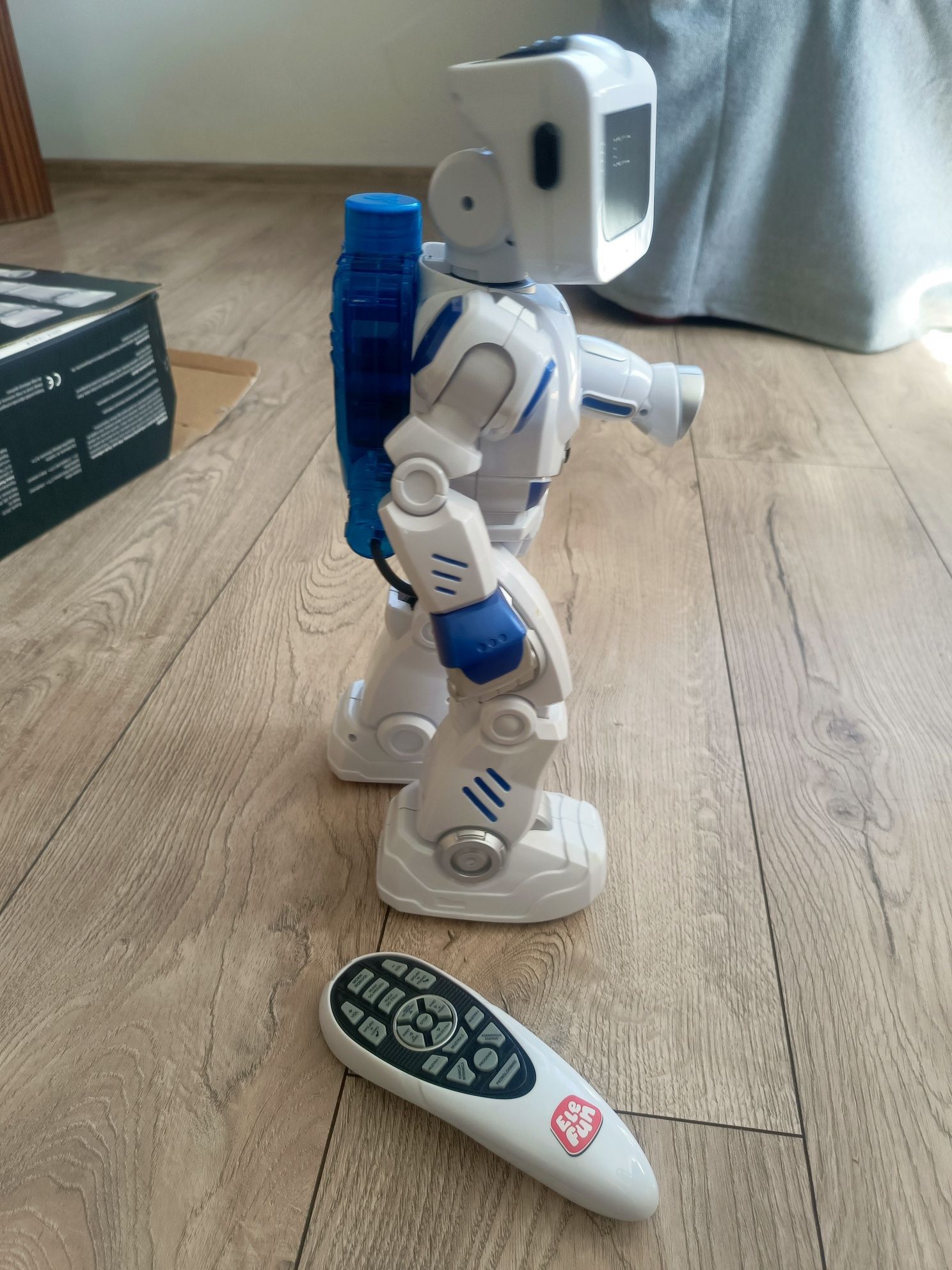 Elefun Cyber Robot – interaktywny, na wodę, mało używany
