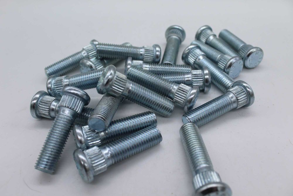 Колесные шпильки для автомобилей