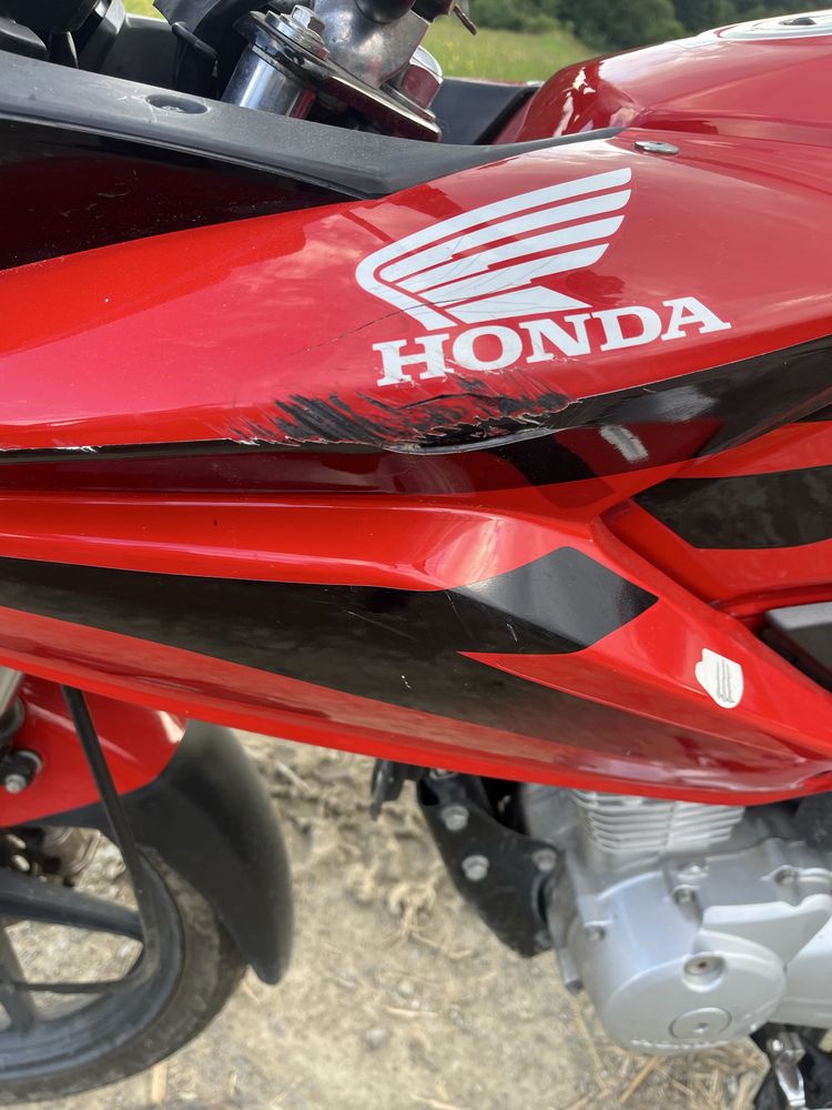 Honda CBF 125.