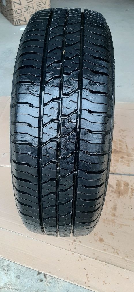 Продам одне колесо Pirelli 195 65 R15