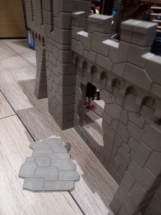 Playmobil Rycerze Zamek Zbójców 4866 + rodzina królewska + 4 figurki