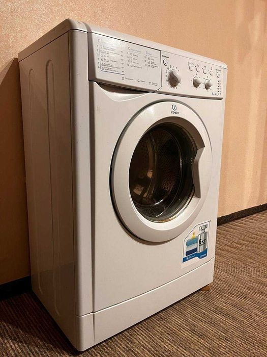 Пральна машина Indesit