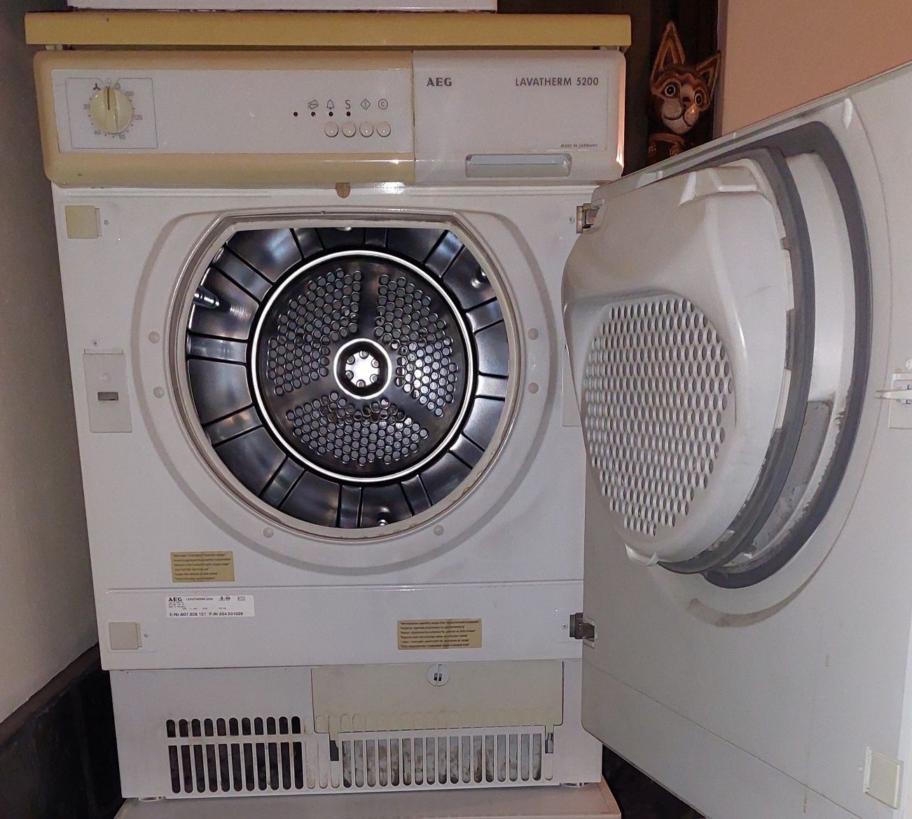 Máquina de secar roupa AEG de condensação