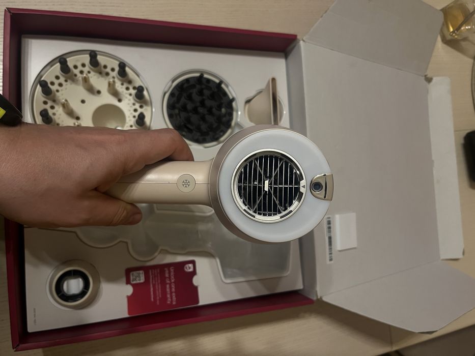 Фен Philips серії Sensel IQ